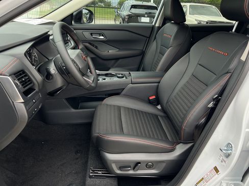 New 2026 Nissan Rogue SV AWD/4WD image 15