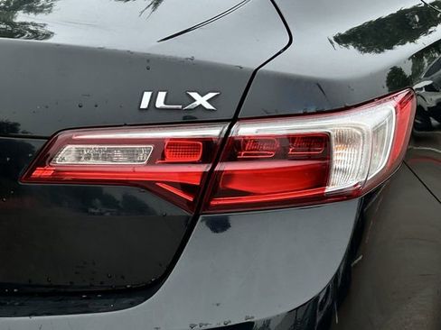 Used 2017 Acura ILX FWD image 7