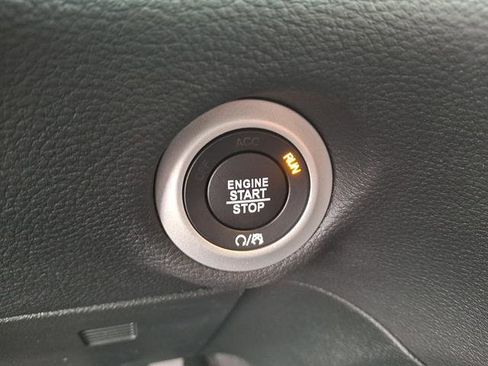 New 2026 Chrysler Pacifica Limited image 21