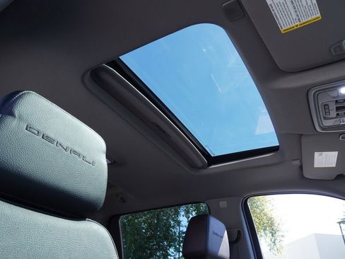 Certified 2022 GMC Sierra 1500 Denali w/ Denali Premium Package image 14