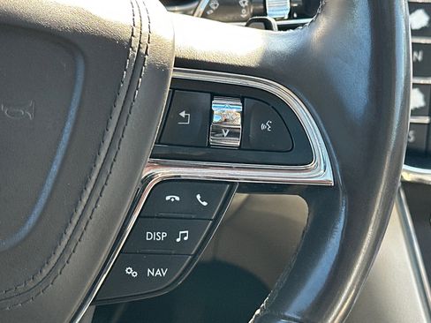 Used 2017 Lincoln Continental Reserve w/ Technology Package image 12