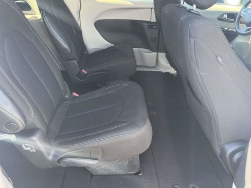 Used 2023 Chrysler Voyager LX FWD image 19