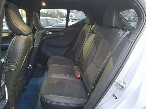 Used 2023 Volvo XC40 Recharge Ultimate image 8