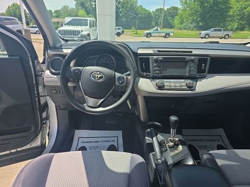 Used 2014 Toyota RAV4 XLE FWD image 11