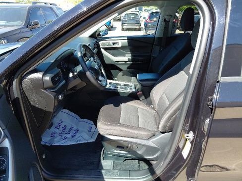 Used 2022 Ford Explorer XLT AWD/4WD image 23
