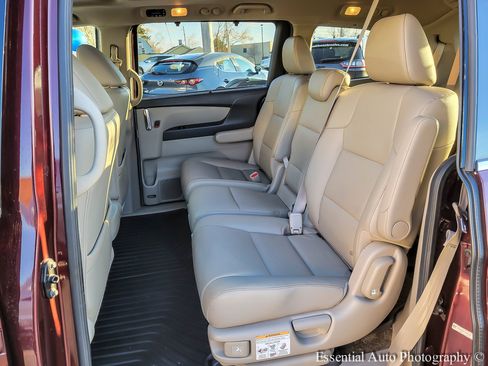 Used 2015 Honda Odyssey Touring Elite image 10