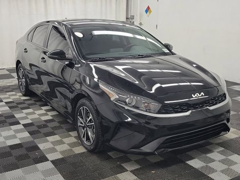 Used 2022 Kia Forte LXS w/ LXS Technology Package image 1