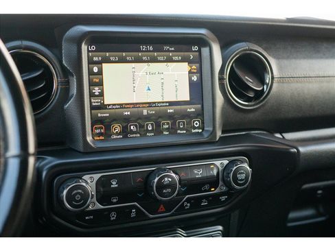Used 2021 Jeep Wrangler Unlimited Sahara AWD/4WD image 18