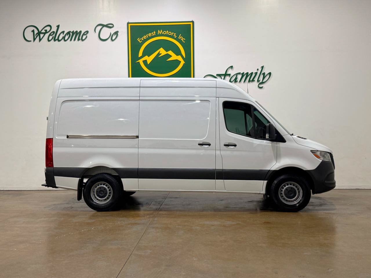 Used 2020 Mercedes-Benz Sprinter 2500 image 9