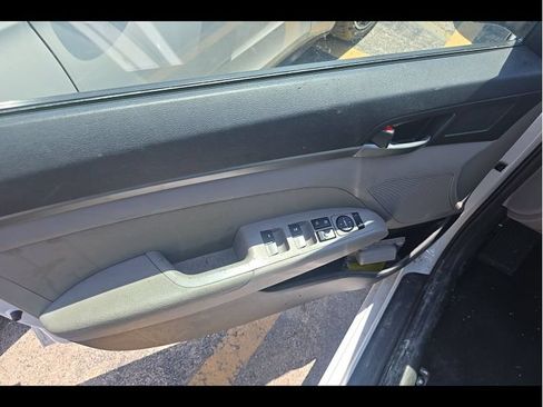 Used 2017 Hyundai Elantra SE FWD image 26