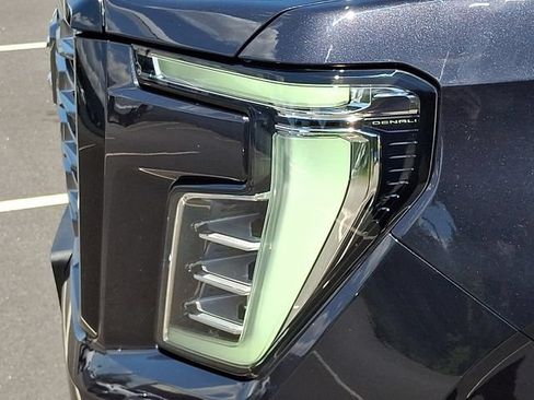 Used 2025 GMC Yukon XL Denali Ultimate AWD/4WD image 30
