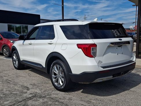 Used 2023 Ford Explorer XLT w/ Equipment Group 202A AWD/4WD image 4