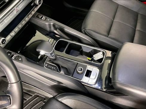 Used 2020 Kia Telluride EX w/ EX Premium Package FWD image 16