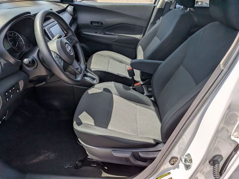 Used 2024 Nissan Kicks S FWD image 11