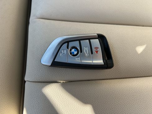 Used 2022 BMW X5 xDrive40i w/ Premium Package AWD/4WD image 35