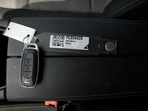 Used 2023 Nissan Rogue SV FWD image 25