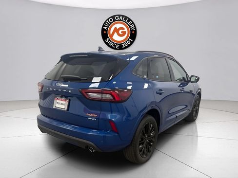 Used 2023 Ford Escape ST-Line Elite AWD/4WD image 3