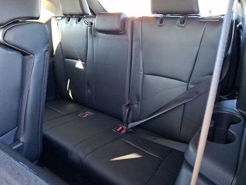 Used 2023 Toyota Highlander XLE image 14