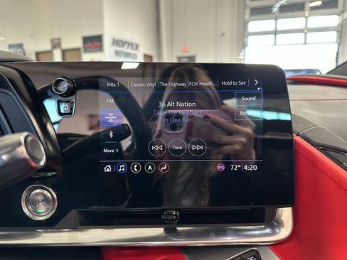 Used 2020 Chevrolet Corvette Stingray 2LT Z51 Performance P w/ 2LT Preferred Equipment Group image 27