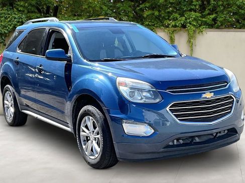 Used 2017 Chevrolet Equinox LT FWD image 1