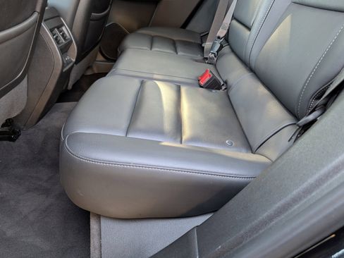 Used 2023 Cadillac XT4 Luxury w/ Cold Weather Package image 16