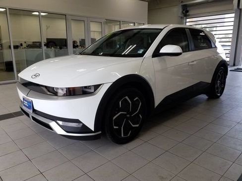 Certified 2024 Hyundai Ioniq 5 SE RWD image 2