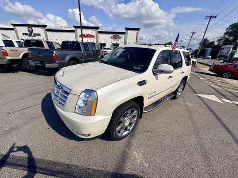 Used 2014 Cadillac Escalade Luxury AWD/4WD image 38