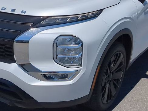 New 2026 Mitsubishi Outlander LE FWD image 9