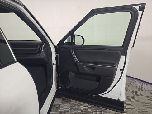 Used 2025 Rivian R1S Adventure image 18