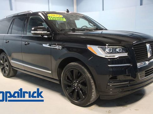 Used 2024 Lincoln Navigator Reserve AWD/4WD image 1