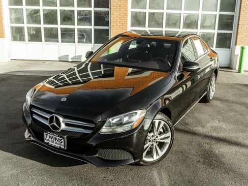 Used 2018 Mercedes-Benz C 300 4MATIC Sedan image 2
