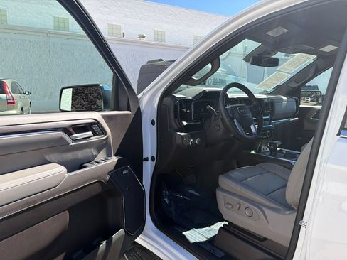 Used 2024 GMC Sierra 1500 SLT w/ SLT Premium Plus Package AWD/4WD image 15
