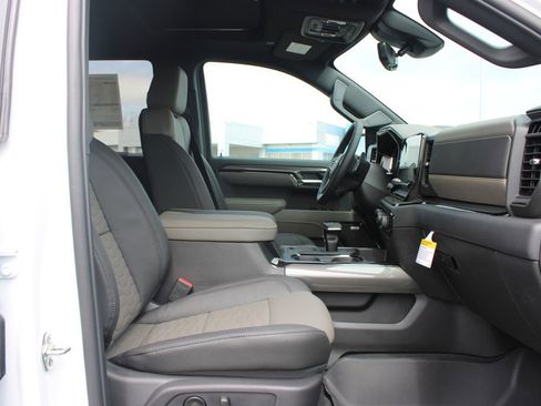 New 2026 Chevrolet Silverado 1500 ZR2 w/ Dark Appearance Package AWD/4WD image 27
