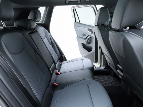 New 2026 Volkswagen Tiguan SE R-Line image 38