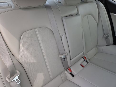 Used 2025 Genesis G70 2.5T AWD/4WD image 22