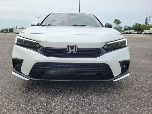 Used 2024 Honda Civic Touring image 3