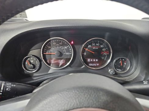 Used 2017 Jeep Wrangler Unlimited Rubicon AWD/4WD image 16