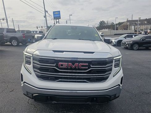 Used 2025 GMC Sierra 1500 SLT image 3