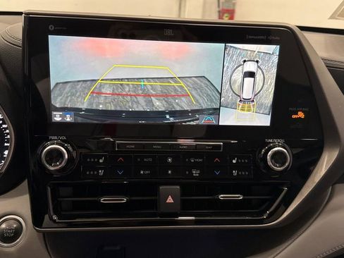 Used 2021 Toyota Highlander Limited image 54