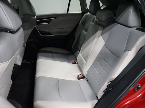 Certified 2022 Toyota RAV4 XLE Premium AWD/4WD image 28