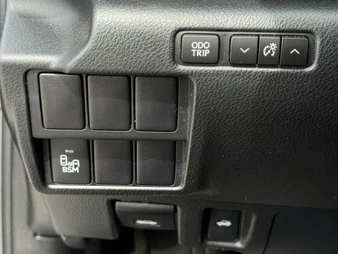 Used 2016 Lexus IS 200t w/ F Sport Package RWD image 25