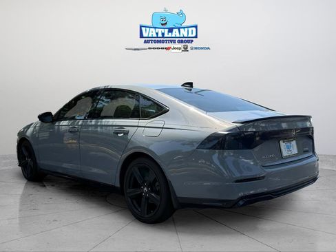 Used 2023 Honda Accord Sport image 3
