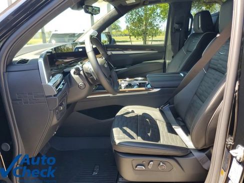 Certified 2026 Cadillac Escalade Platinum Sport w/ LPO, ONYX Package AWD/4WD image 18