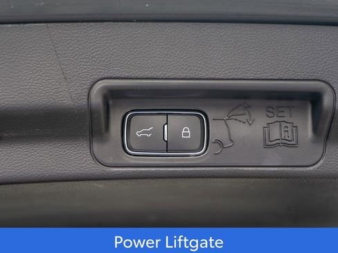 Used 2025 Ford Explorer ST-Line w/ ST-Line Street Pack image 11