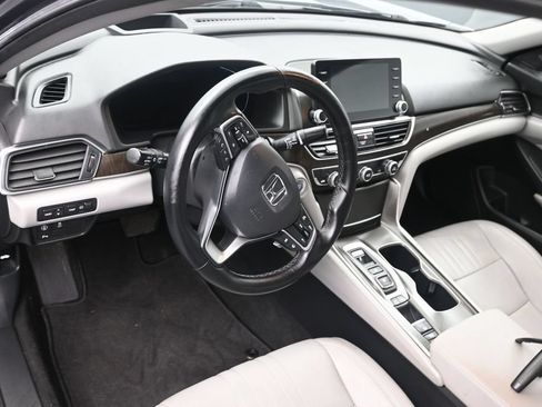 Used 2019 Honda Accord Touring image 10