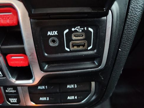 Used 2020 Jeep Gladiator Rubicon image 5