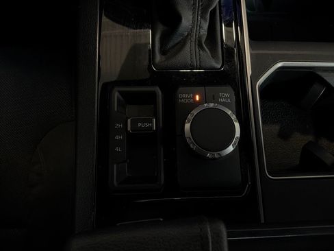 Used 2025 Toyota Tundra SR5 AWD/4WD image 19