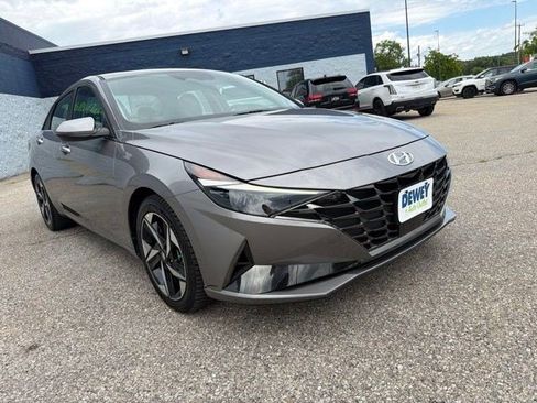 Used 2023 Hyundai Elantra Limited FWD image 7