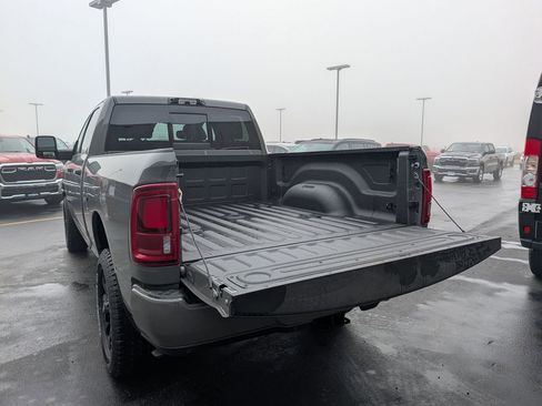 New 2026 RAM 2500 Laramie AWD/4WD image 7
