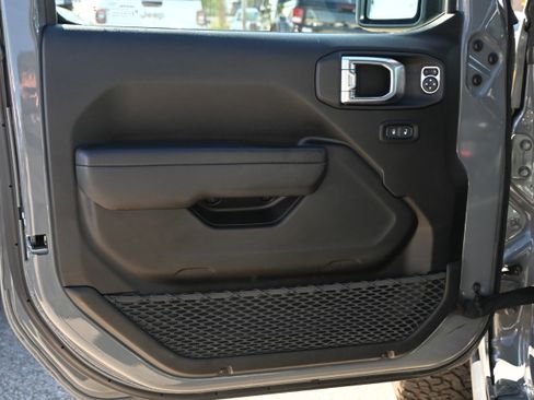 Used 2023 Jeep Wrangler Unlimited Rubicon 4xe w/ Cold Weather Group image 28